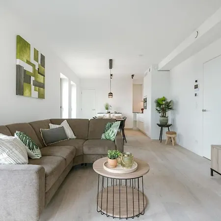 Huswell - Modern With Sunny And Large Terrace Apartment *