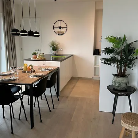 Luxury 2-bedroom With Spacious Sun Terrace T131 Appartement *