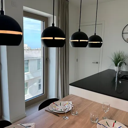 Apartment Luxury 2-bedroom With Spacious Sun Terrace T131 *