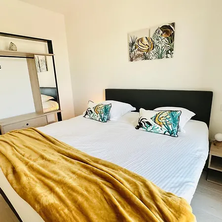 Apartment Luxury 2-bedroom With Spacious Sun Terrace T131 Ostend