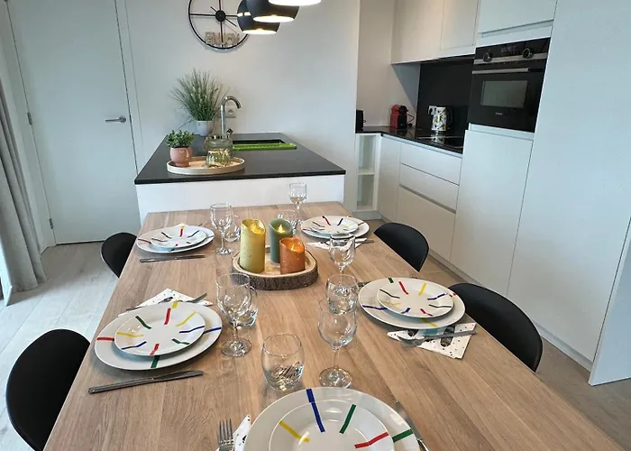 Apartment Luxury 2-bedroom With Spacious Sun Terrace T131 *