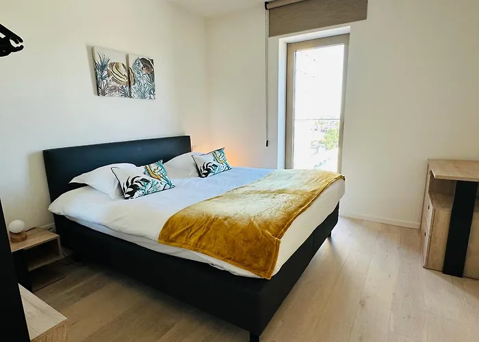 Apartment Luxury 2-bedroom With Spacious Sun Terrace T131