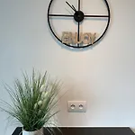 Luxury 2-bedroom With Spacious Sun Terrace T131 Apartament